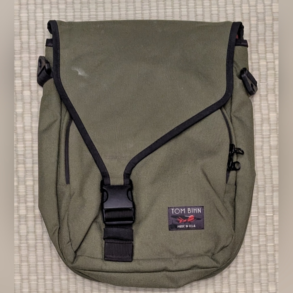 RARE Tom Bihn Ristretto Tablet Bag Olive Green Made in USA *No Shoulder Strap